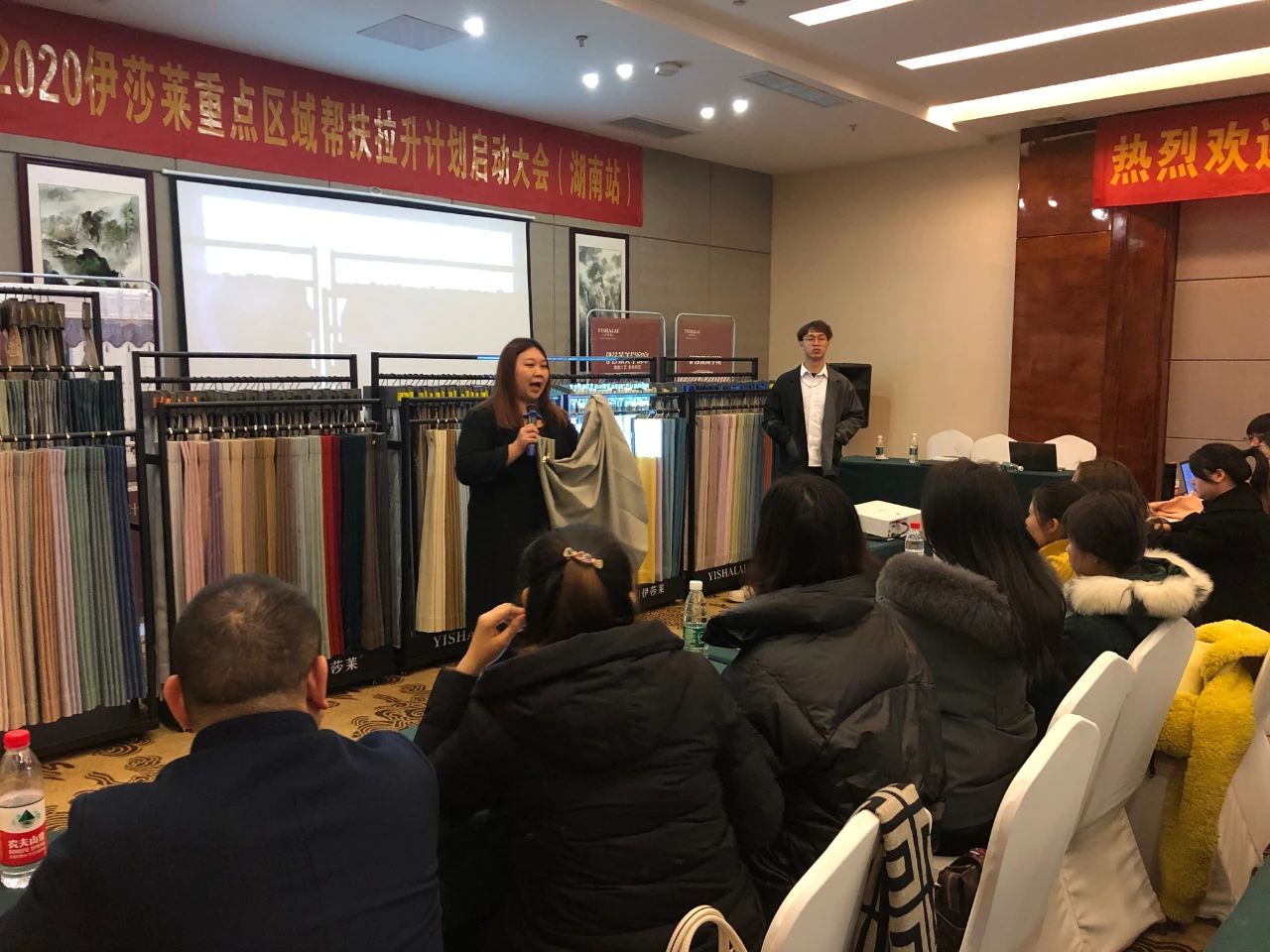 91视频大全污污污-谭婉玲